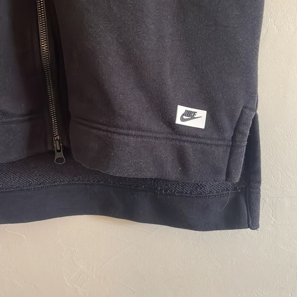 ⭐️ 3/$20 Nike long vest black medium - Picture 2 of 5